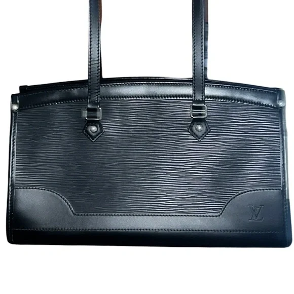 LOUIS VUITTON Madeleine PM Epi Leather Black Shoulder Bag Handbag Purse